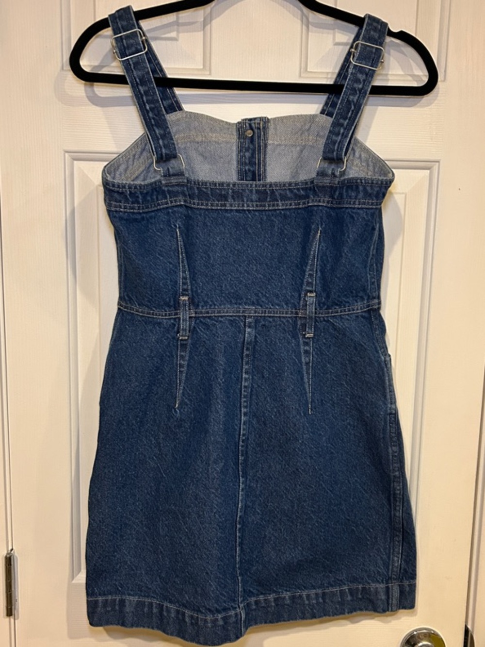Levi’s Button-Front Denim Mini Dress with Adjustable Straps & Pockets, Size S - Picture 4 of 7